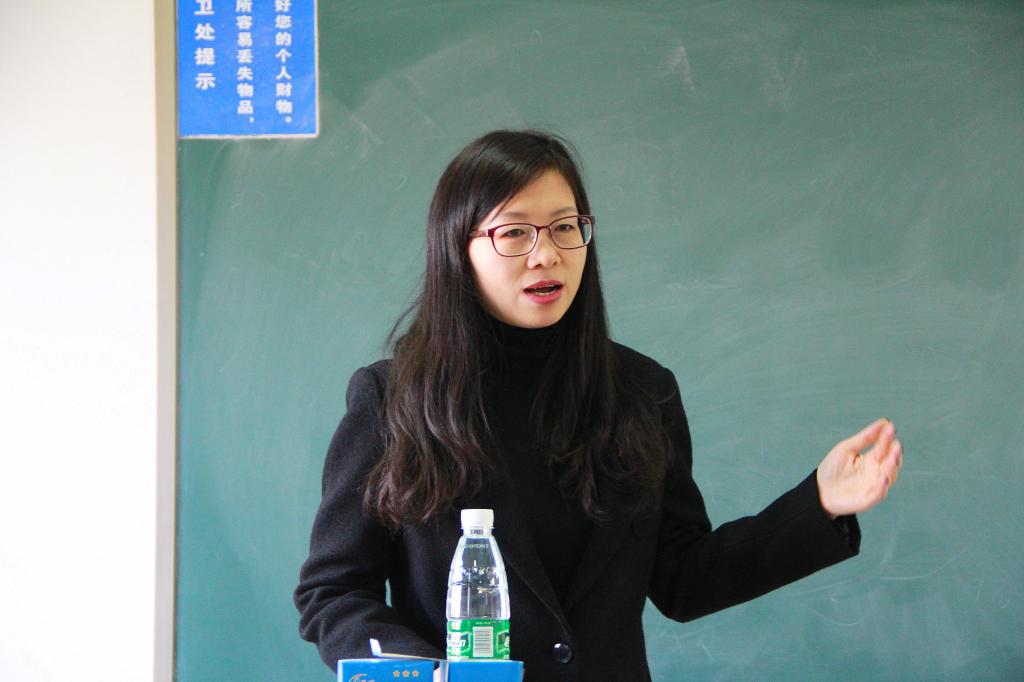 张薇博士讲解现场